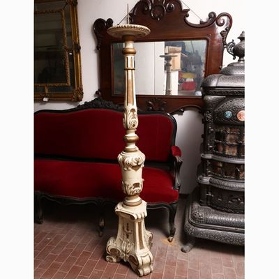 Grande Torciera in Legno Intagliato, Laccato e Dorato