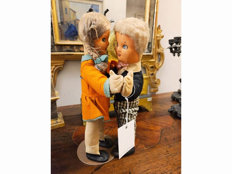 Coppia di Bambole in Panno: i Ballerini