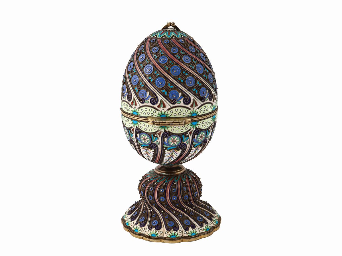 Grande Uovo di Pasqua in Argento, Vermeil e Smalti Cloisonné Policromi, Pavel Ovchinnikov