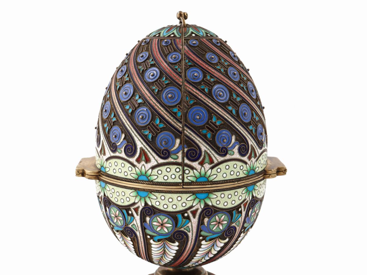 Grande Uovo di Pasqua in Argento, Vermeil e Smalti Cloisonné Policromi, Pavel Ovchinnikov