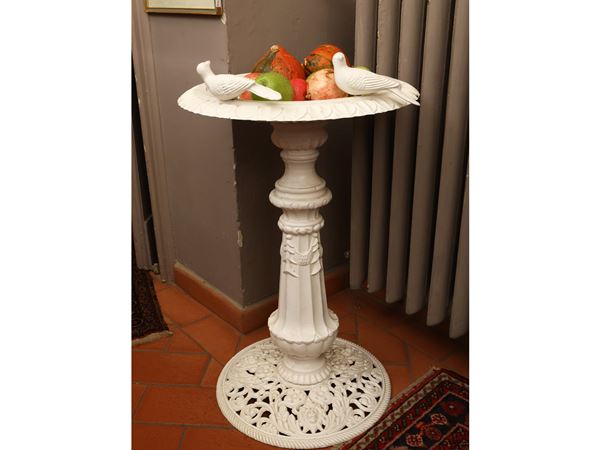 Fountain in white lacquered cast iron