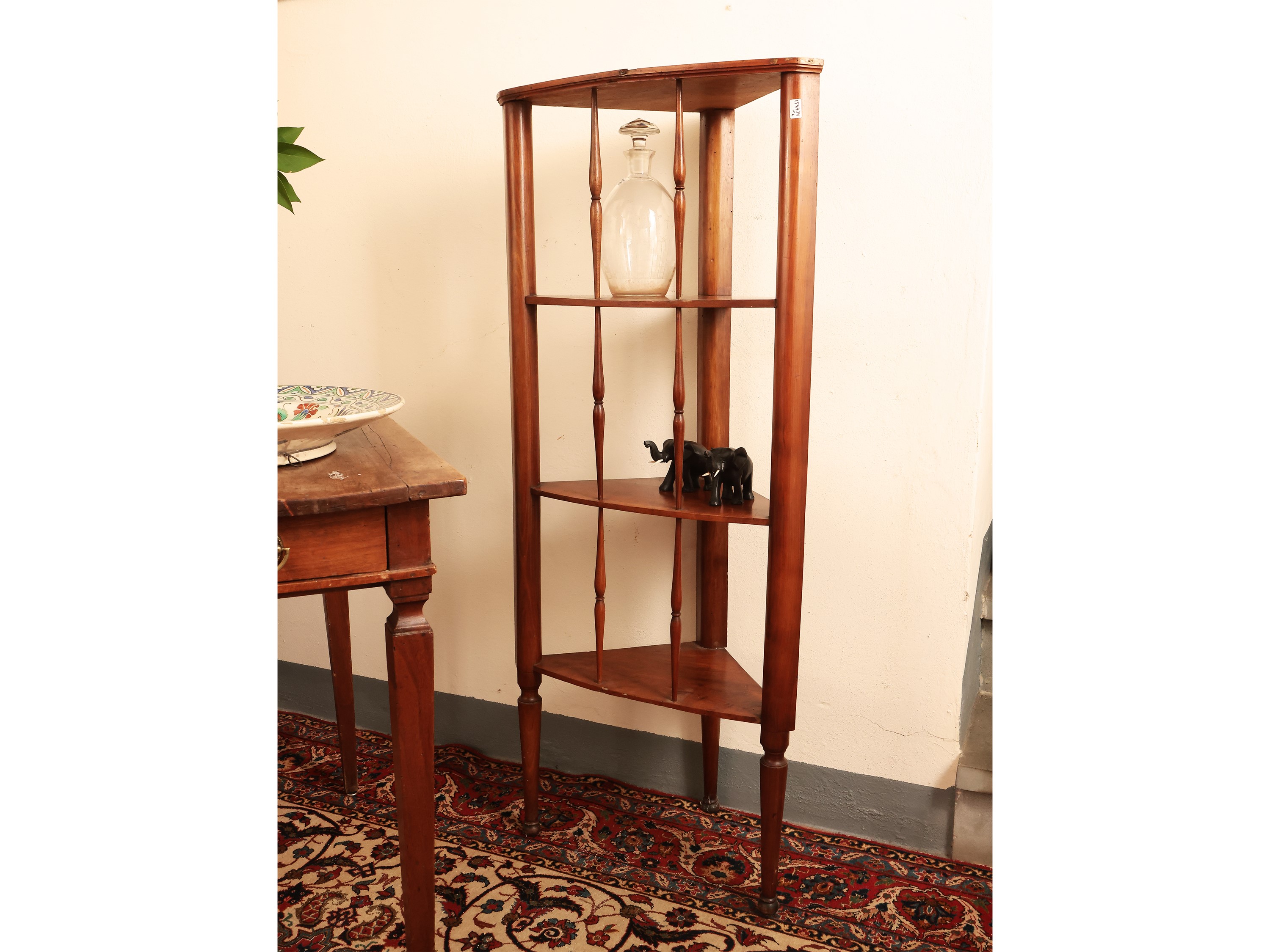 Due Complementi di Arredo D'epoca