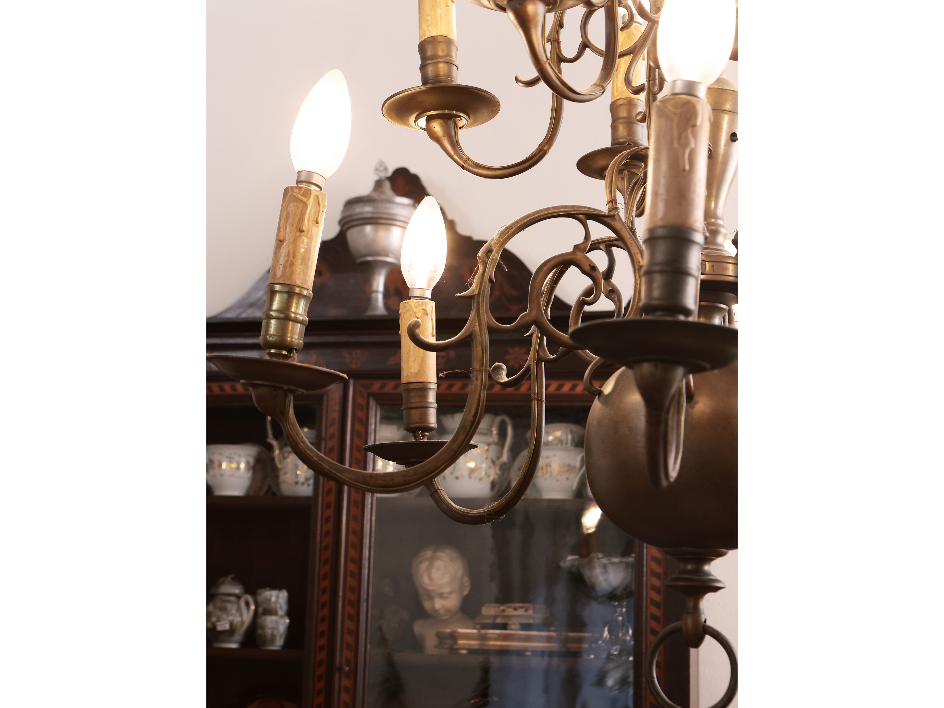 Lampadario fiammingo in bronzo