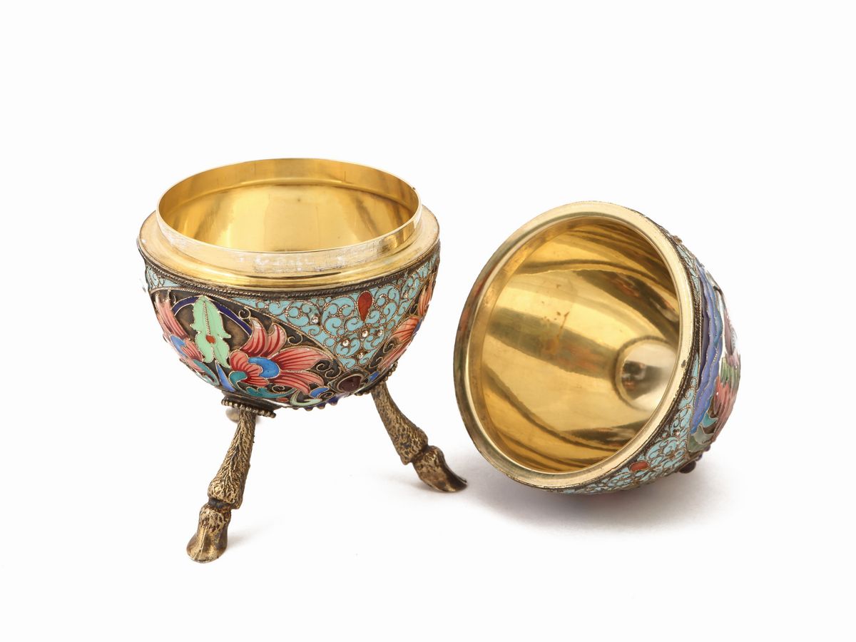 Uovo in Argento e Smalti Policromi Cloisonné