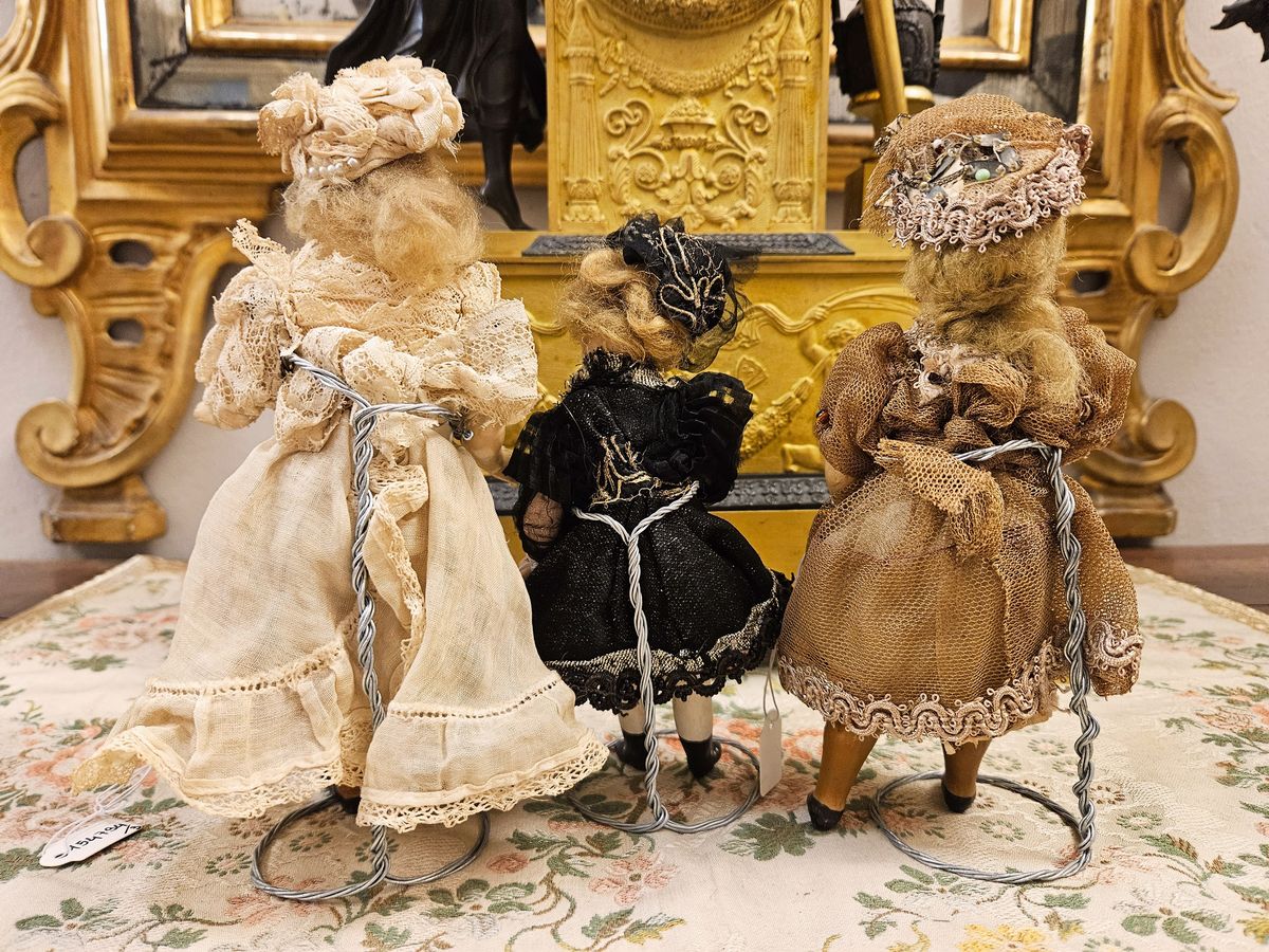 Tre Bamboline con Testa in Biscuit