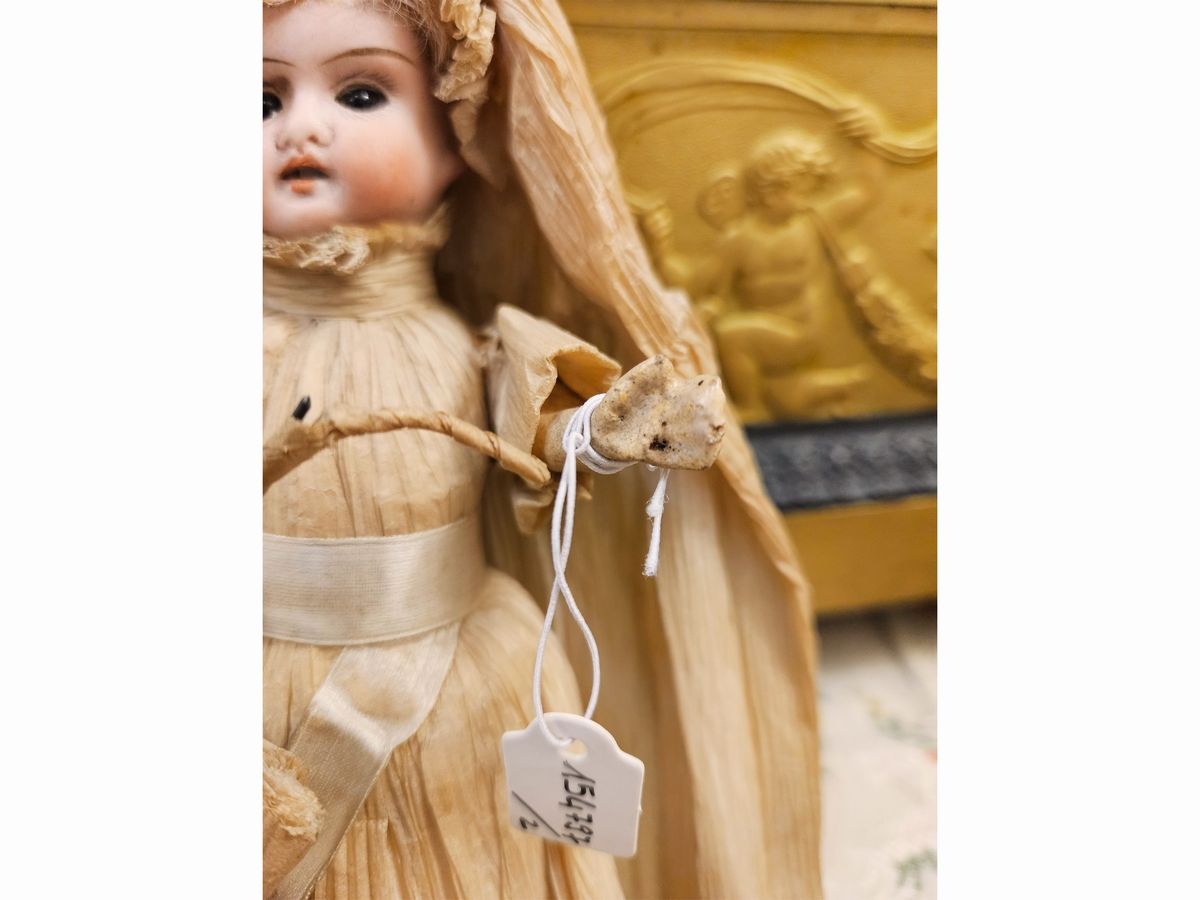 Due Bamboline con Testa in Biscuit