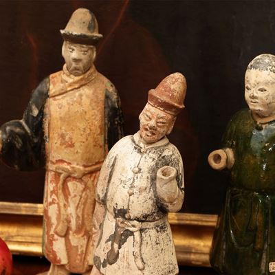 Tre Figure in Terracotta Invetriata