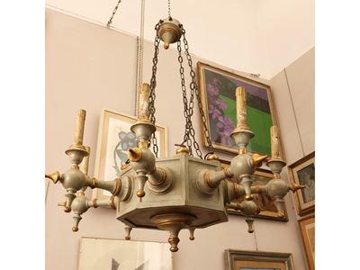 Lampadario in Legno Intagliato, Laccato e Lumeggiato in Oro