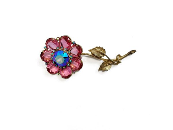 Brooch with plant motif