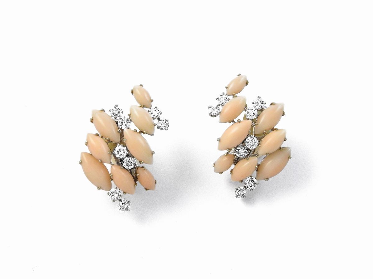 Demi Parure Collana e Orecchini in Oro Bianco con Diamanti e Coralli Rosa