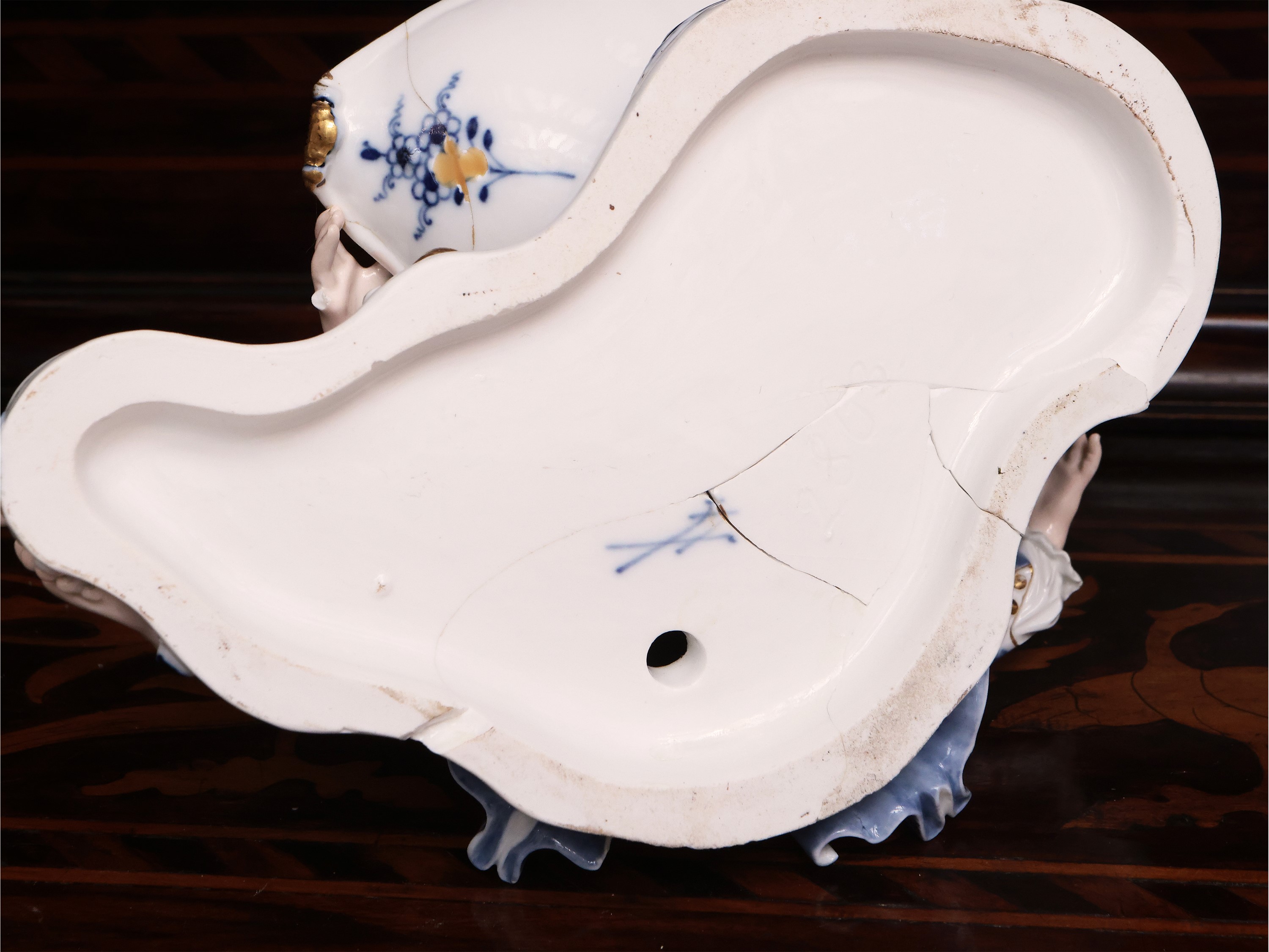 Coppia di Grandi Saliere in Porcellana, Meissen