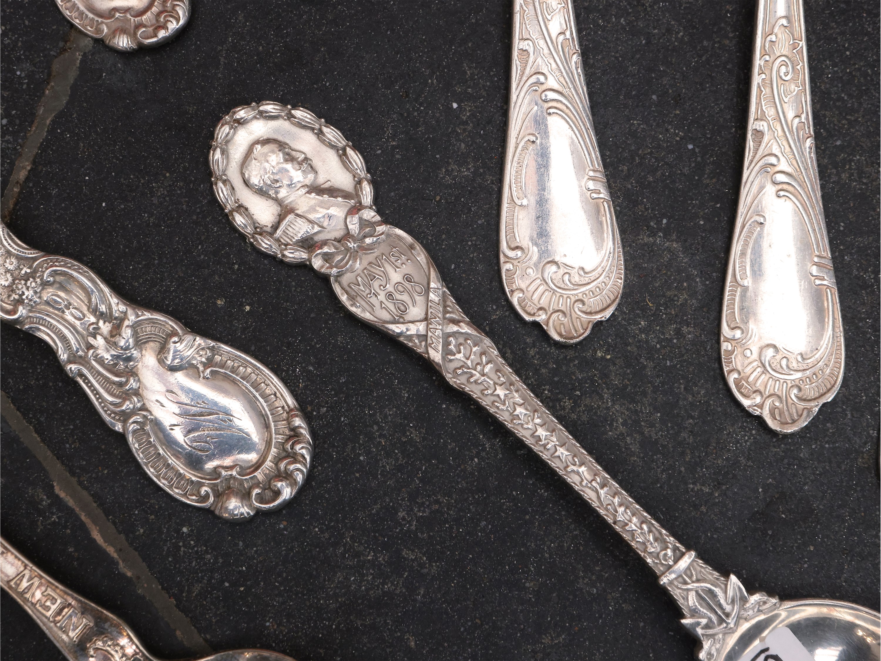 Miscellanea di Cucchiaini D'epoca in Argento e Metallo Argentato
