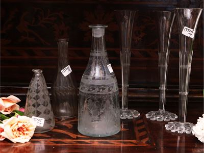Tre Flaconi in Vetro Soffiato D'epoca