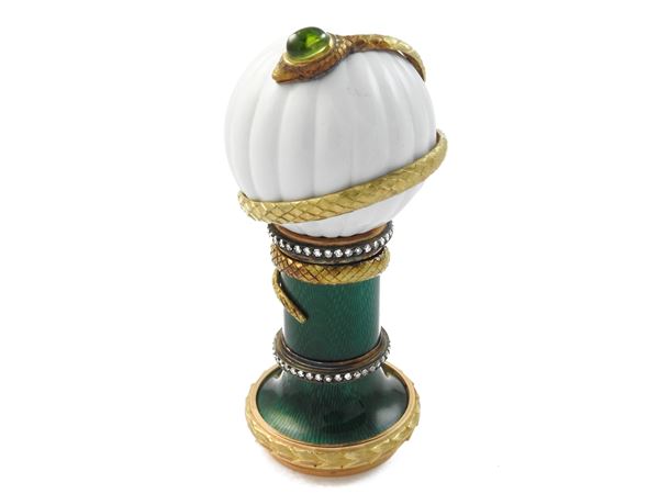 Yellow gold and silver desk seal with diamonds, olivine and polychrome enamel