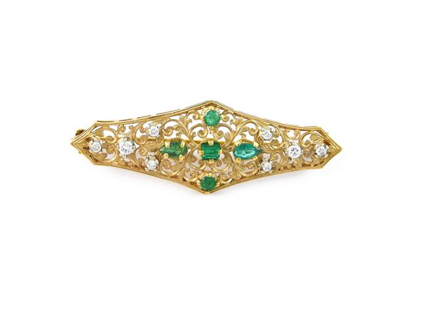 Yellow gold brooch with diamonds and emeralds  - Auction Jewels and Watches - Maison Bibelot - Casa d'Aste Firenze - Milano