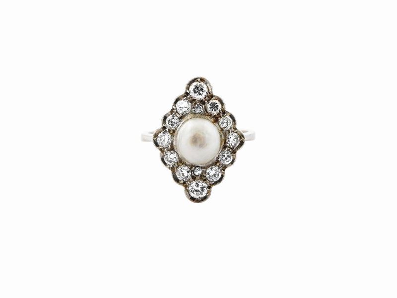 Anello in Oro Bianco con Diamanti e Perla