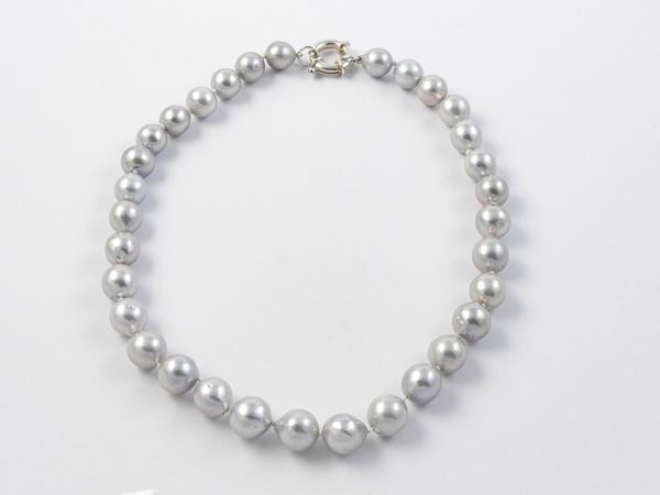 Gray freshwater pearl necklace with silver clasp