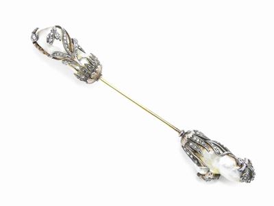 Spillone a Vite in Oro Giallo e Argento con Diamanti e Grandi Perle Barocche Probabilmente Natura...