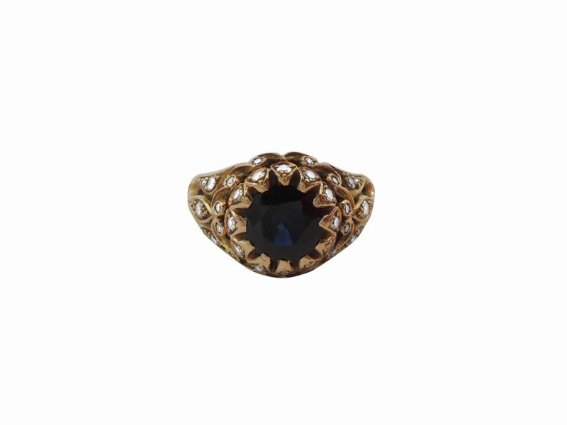 Anello in Oro Giallo con Diamanti e Zaffiro