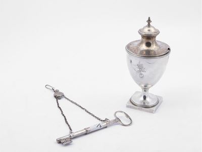 Due Accessori D'epoca in Argento