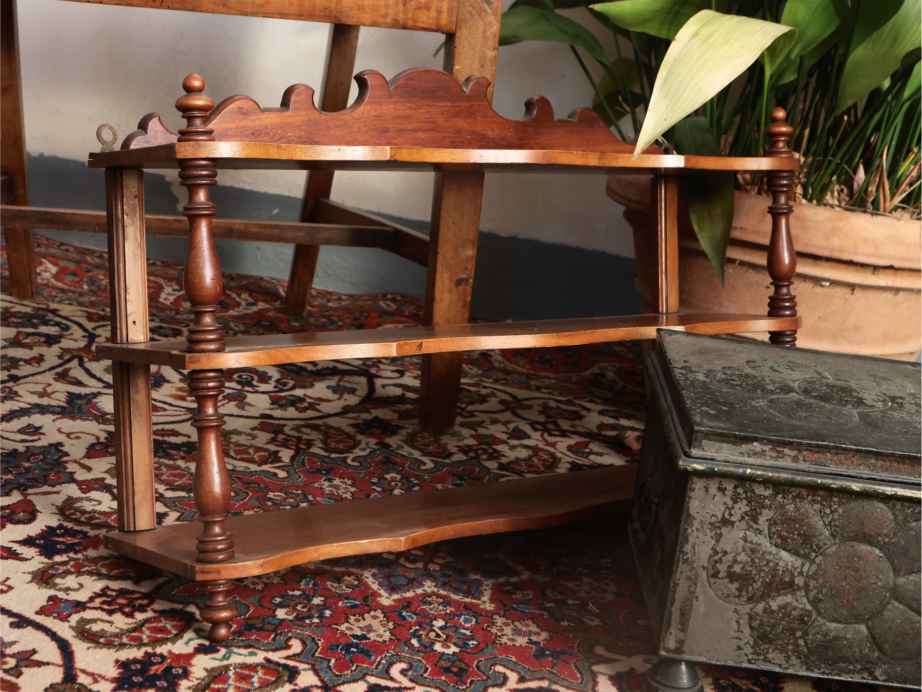Due Complementi di Arredo D'epoca