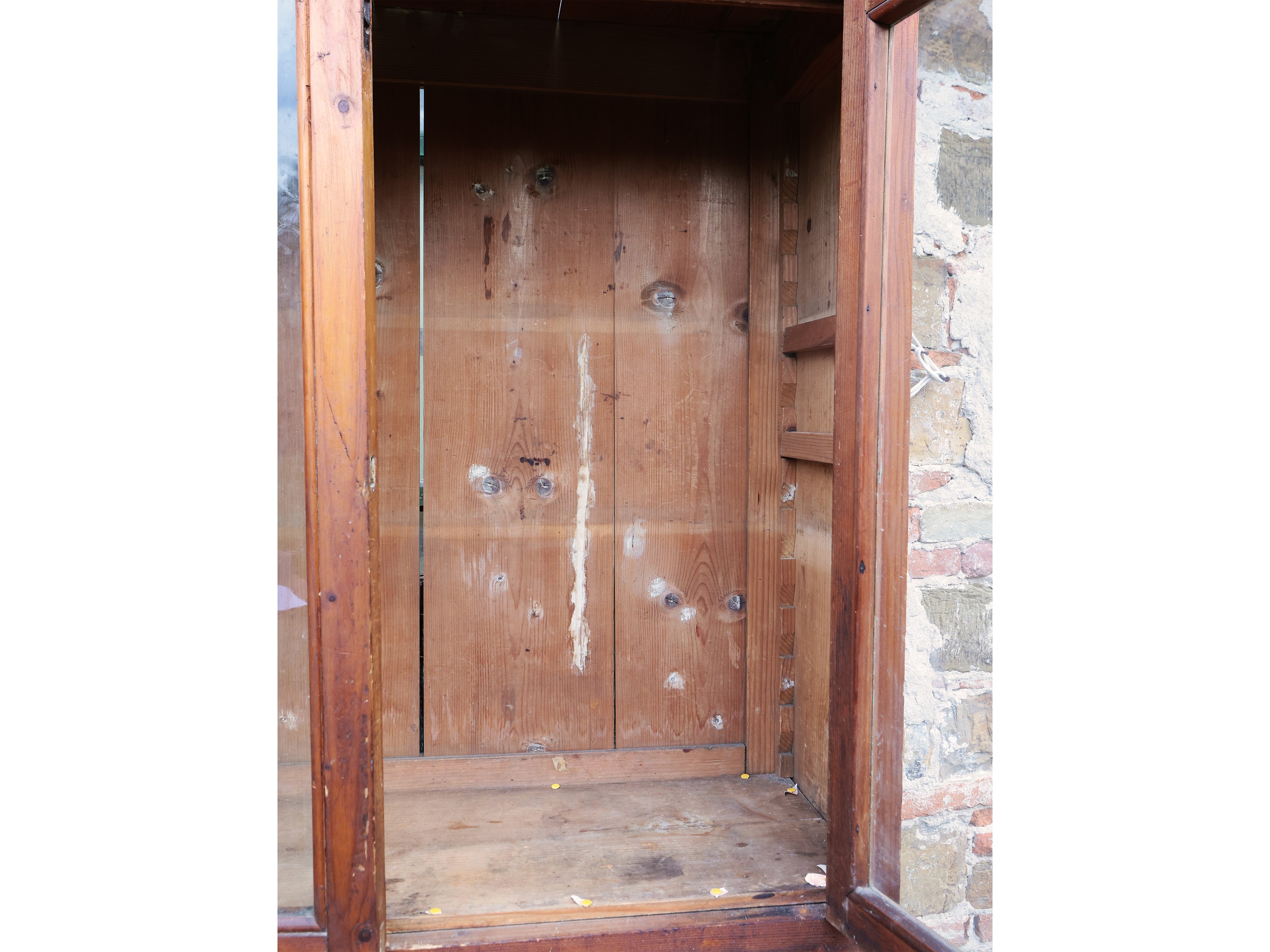 Piccola Credenza a Due Corpi in Legno Tenero