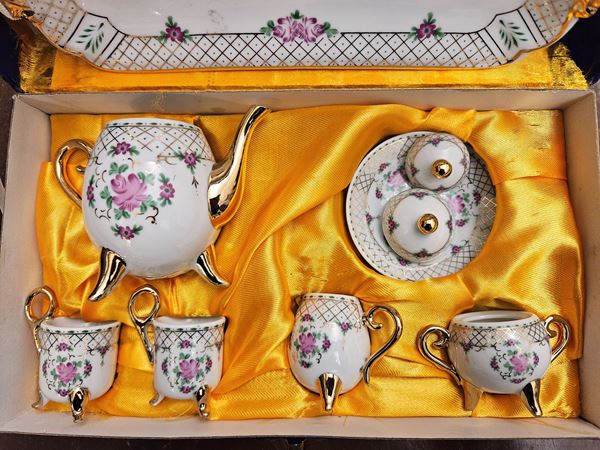 Servizio da tè in porcella in miniatura (h da cm 5 a cm 8) - Asta