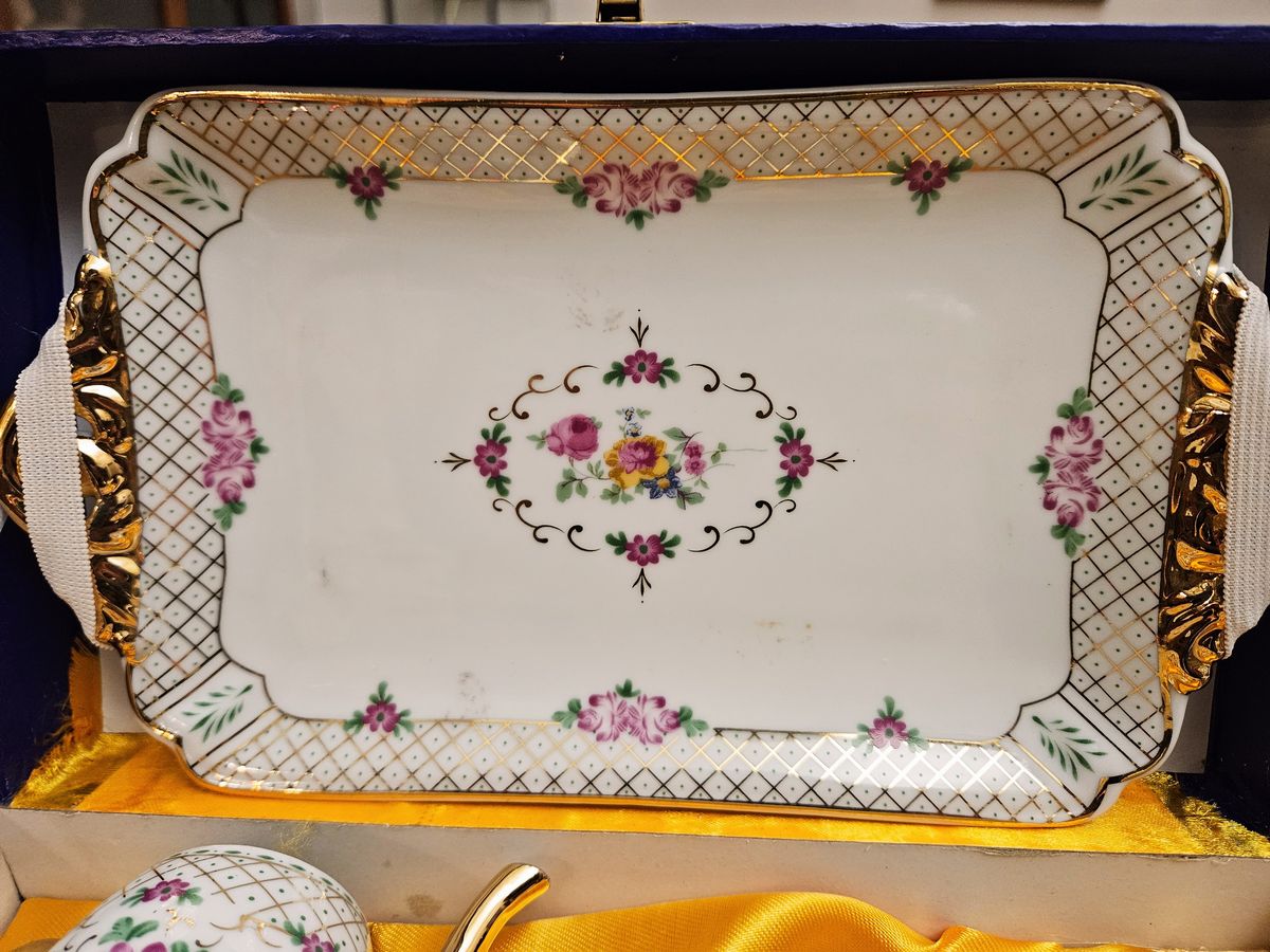 Servizio da Tè in Porcella in Miniatura