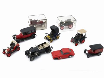Dugu, 9 Modellini di Auto D'epoca