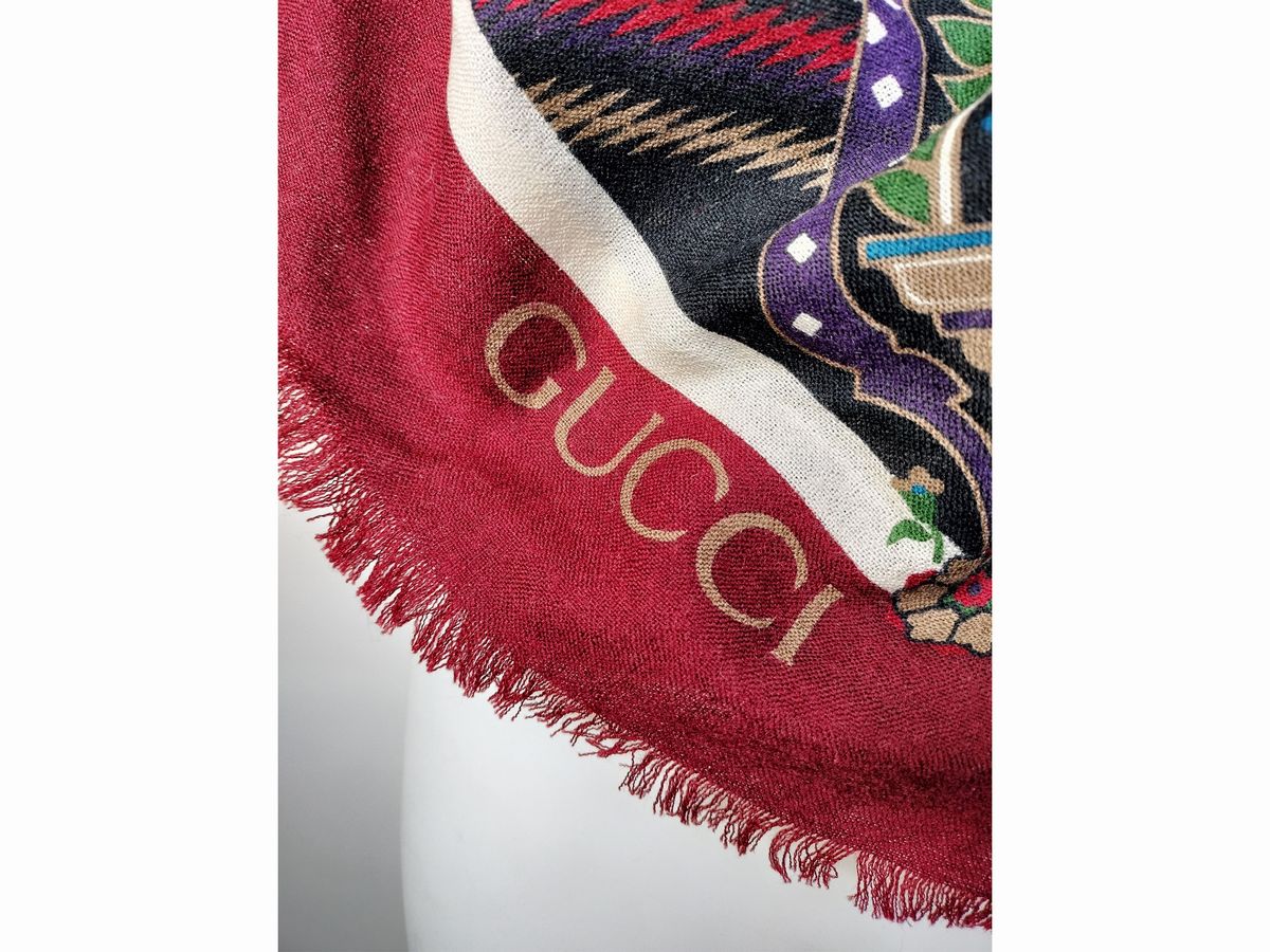 Gucci, Stola in Lana a Motivi Etnici