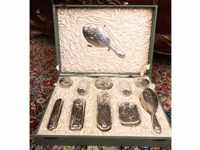 Set da Toilette di Gusto Art Nouveau