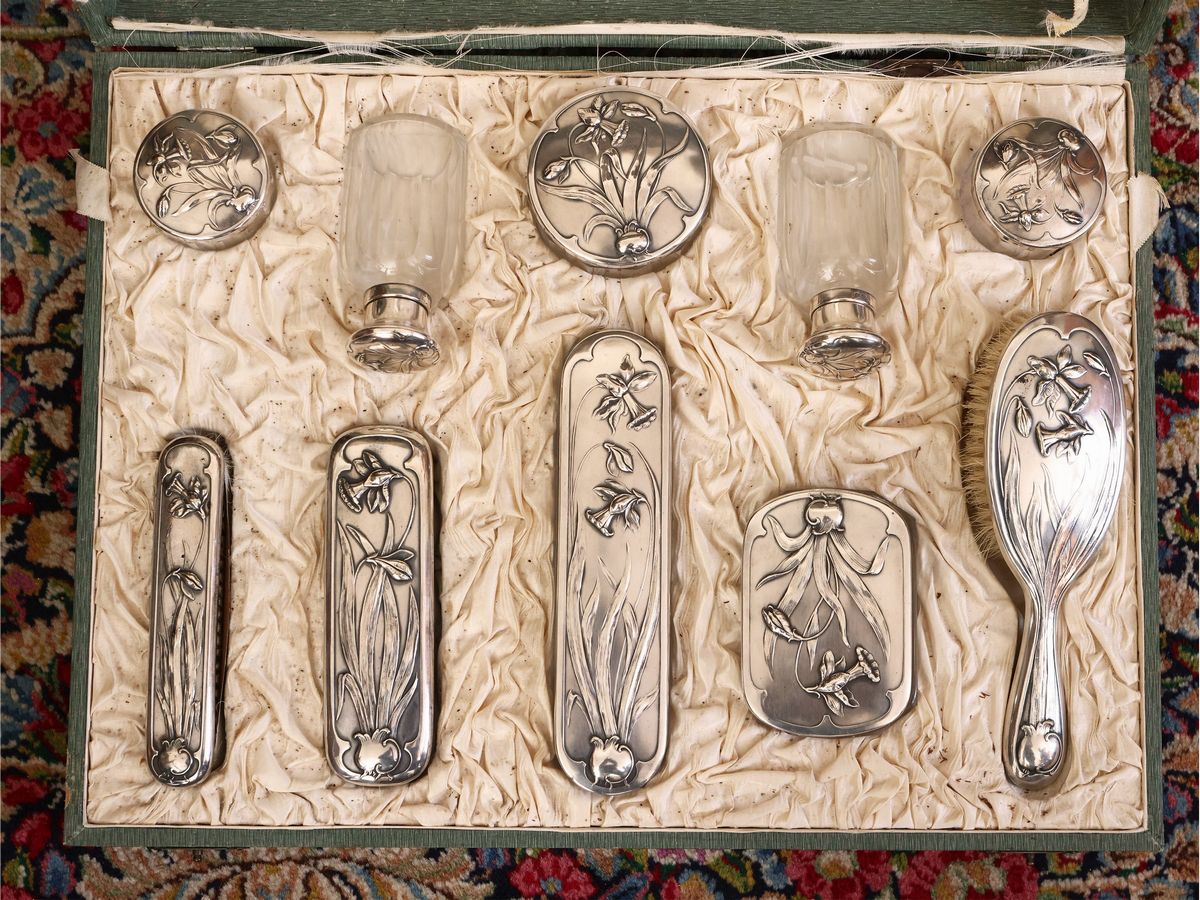 Set da Toilette di Gusto Art Nouveau