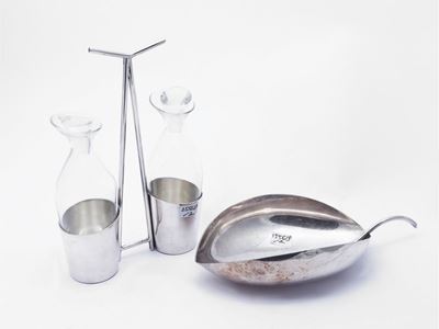 Due Accessori da Tavola in Vetro e Metallo Argentato