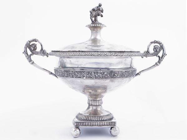 Large silver sugar bowl