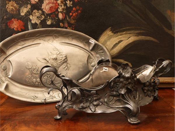 Fioriera centrotavola in peltro di gusto Art Nouveau