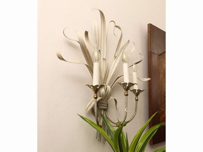 Coppia di Applique in Ferro Battuto Laccato Bianco