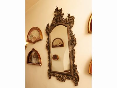 Specchiera con Cornice in Legno Intagliato e Dorato a Mecca