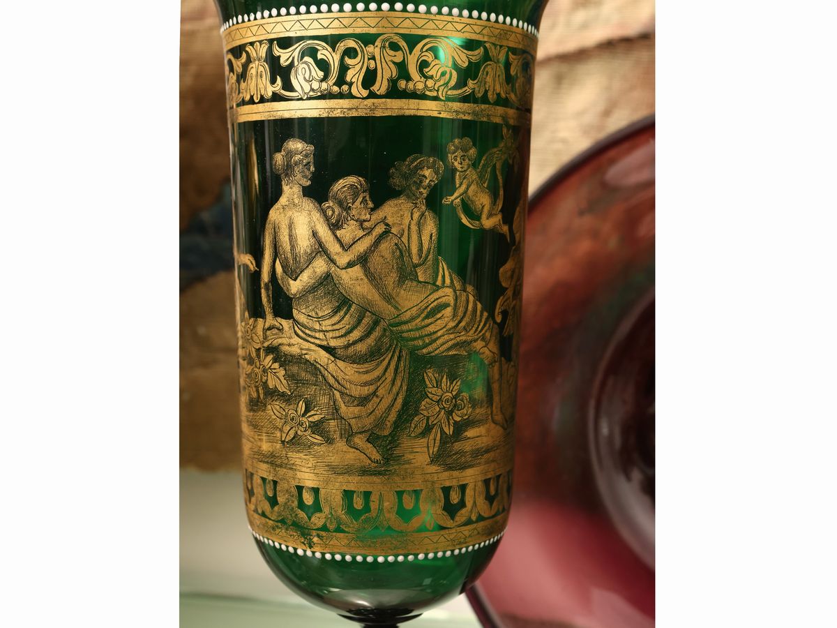 Grande Calice in Vetro Soffiato Verde Lumeggiato in Oro