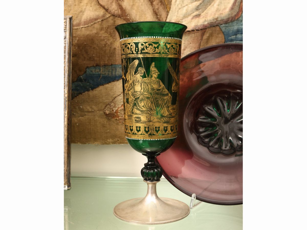 Grande Calice in Vetro Soffiato Verde Lumeggiato in Oro
