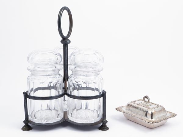 Snack holder in silver metal and glass