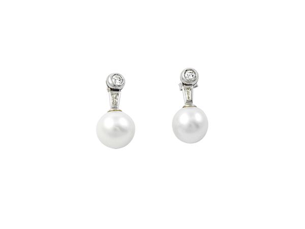 White gold pendant earrings with diamonds and white South Sea pearls