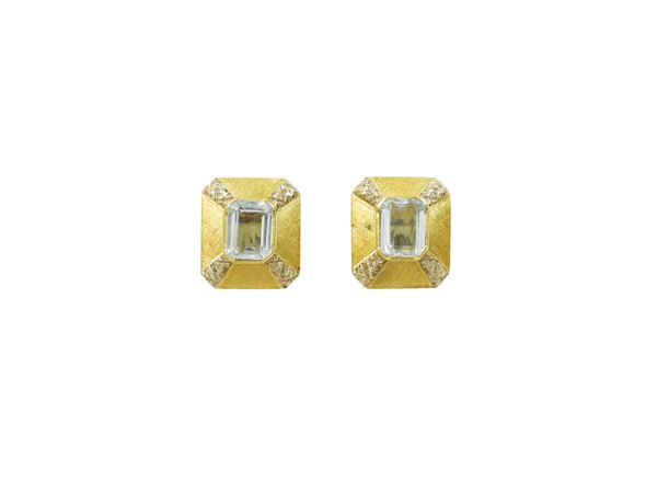 Yellow gold earrings with aquamarines