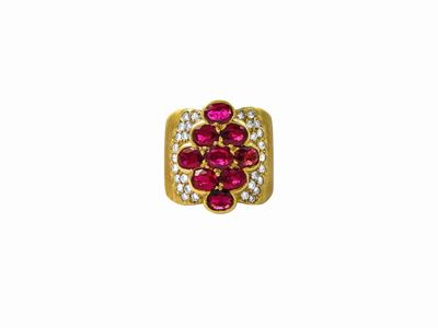 Anello in Oro Giallo con Diamanti e Rubini