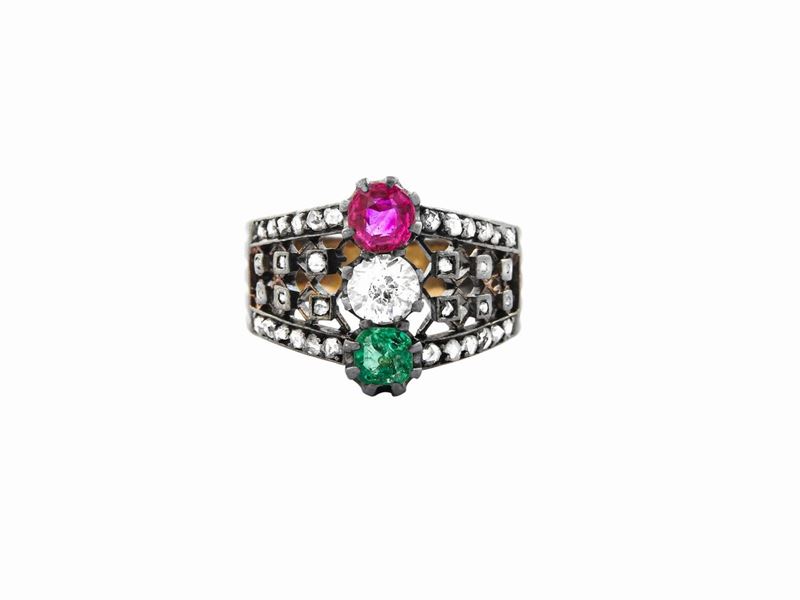 Anello a Fascia in Oro e Argento con Diamanti, Rubino e Smeraldo