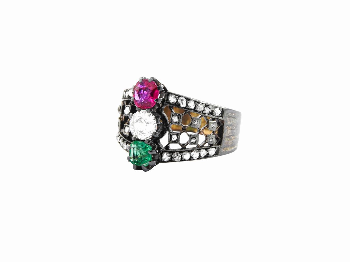 Anello a Fascia in Oro e Argento con Diamanti, Rubino e Smeraldo