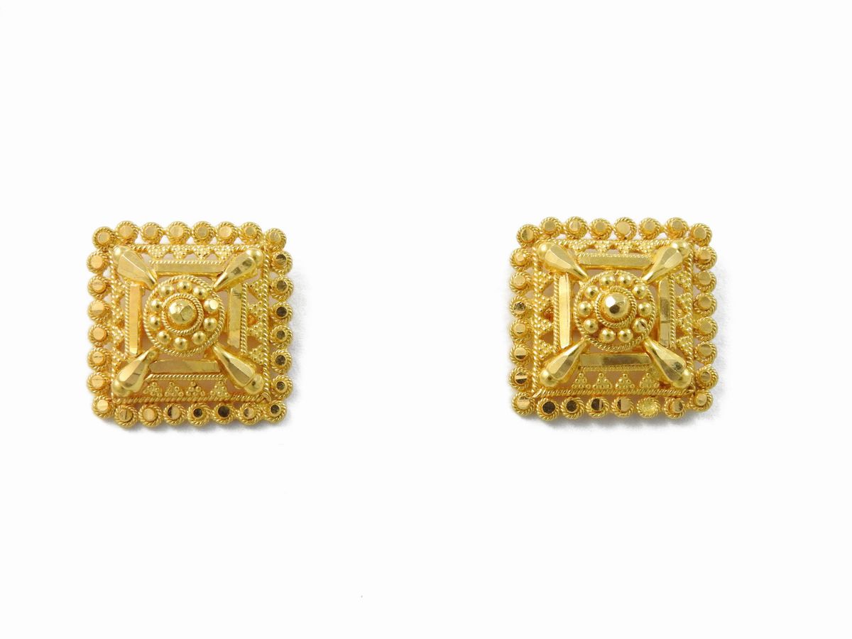 Due Paia di Orecchini in Oro Ad Alto Titolo