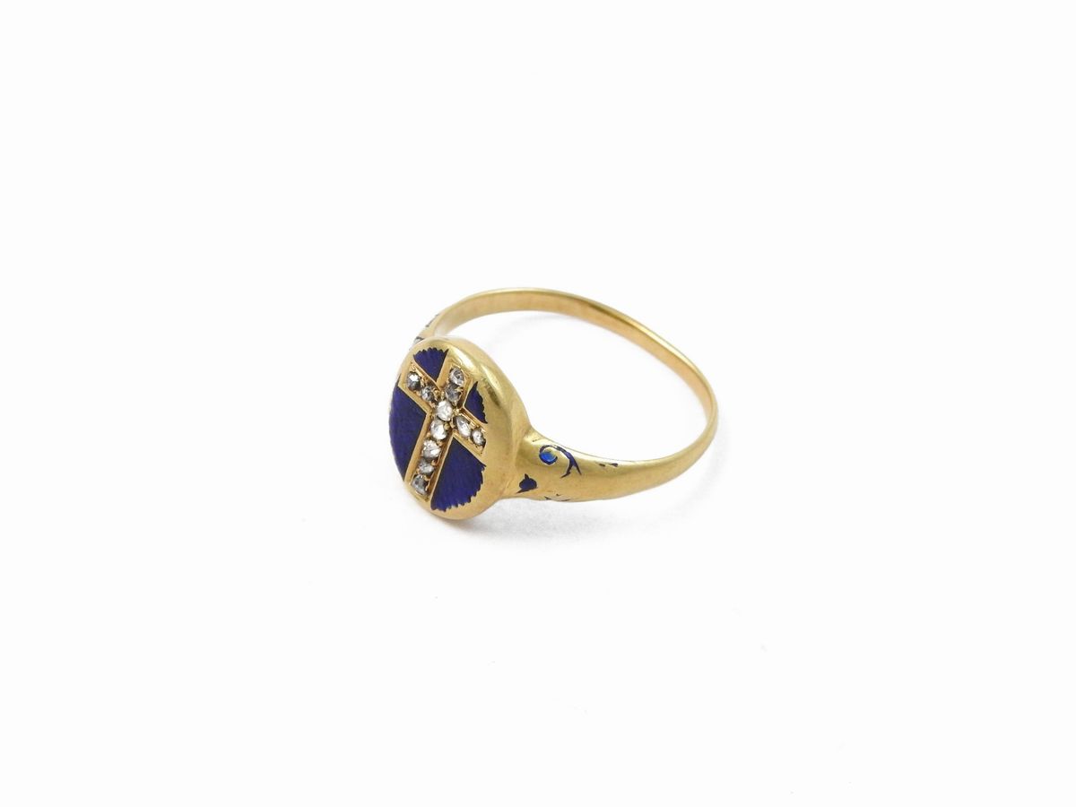Tre Anelli in Oro a Basso Titolo con Diamanti Smalto Blu, Rubini Sintetici e Perle
