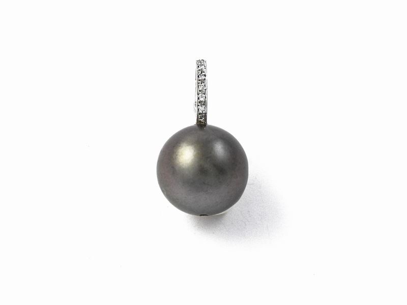 Pendente in Oro Bianco con Diamanti e Perla Tahiti