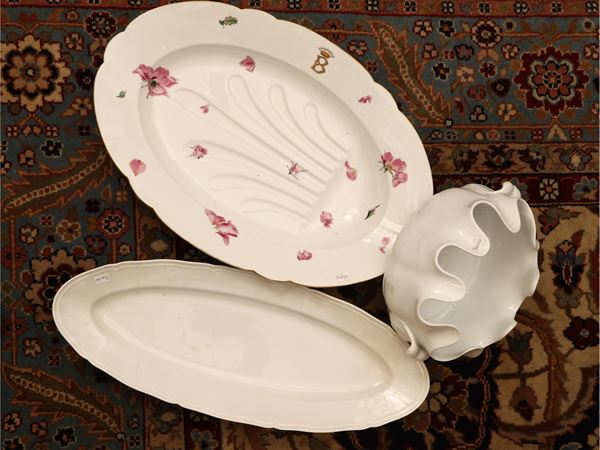 Porcelain table accessories