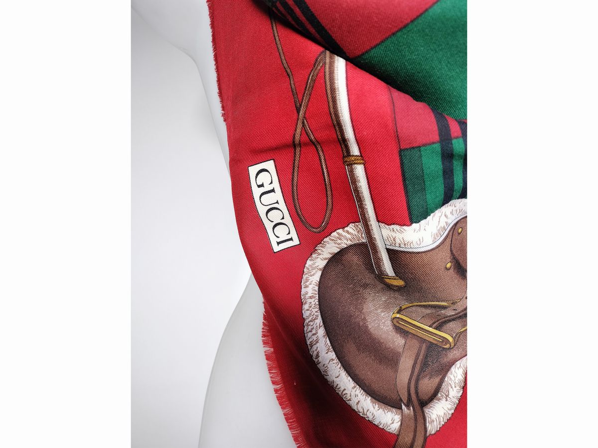 Gucci, Stola in Lana Rossa con Quadri Scozzesi e Selle di Cavallo
